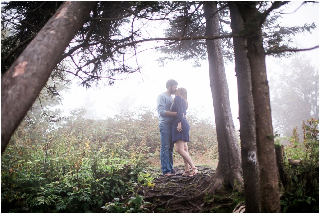 Destination_Wedding_Photographer_Foggy_Asheville_Enagement_Shoot__0001